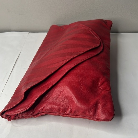 Red Soft Leather Double Compartment Vintage Clutch Bag - Picture 4 of 12
